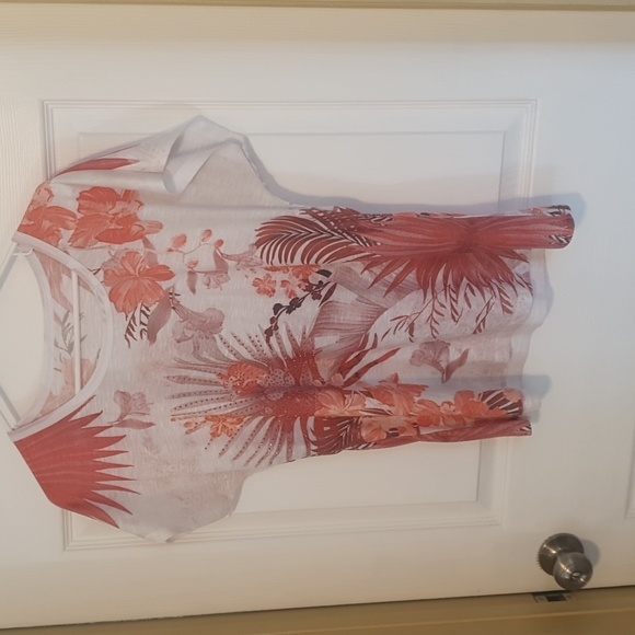 Essentials tee - Picture 4 of 4